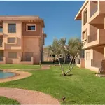 Un Elegant Appartement Meuble A Louer A Marrakech Avec Deux Piscines Et Une Vue Magnifique