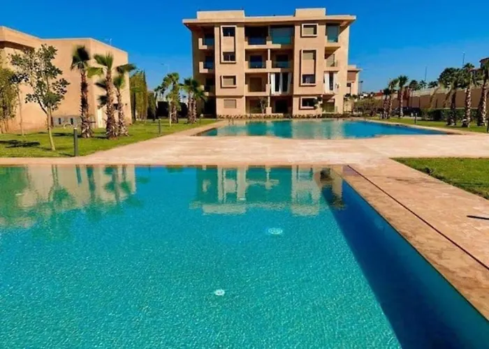 Un Elegant Appartement Meuble A Louer A Marrakech Avec Deux Piscines Et Une Vue Magnifique