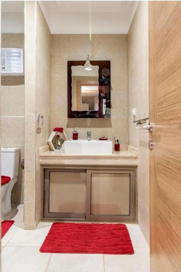 Un Elegant Meuble A Louer A Marrakech Avec Deux Piscines Et Vue Magnifique Appartement